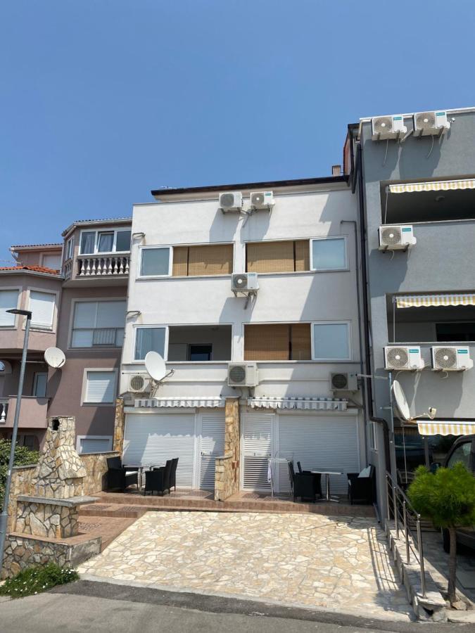 Apartments Michael&Petra , Omisalj, Insel Krk, Kroatien Exterior foto