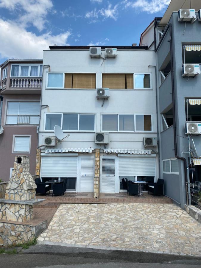 Apartments Michael&Petra , Omisalj, Insel Krk, Kroatien Exterior foto